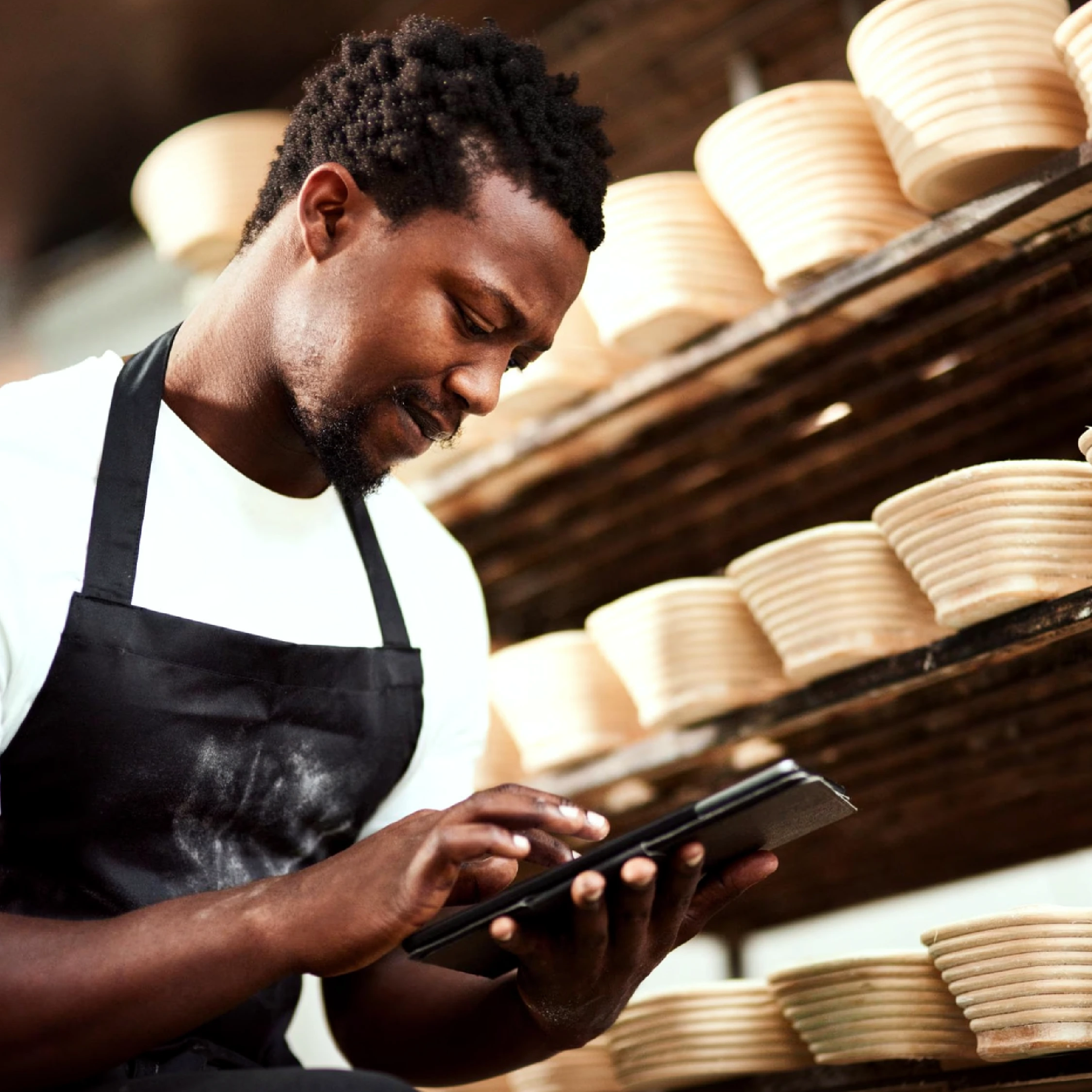 Multi-unit stock transfer between restaurant outlets